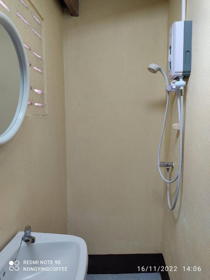 Chanmuang Guesthouse Мэхонгсон Экстерьер фото