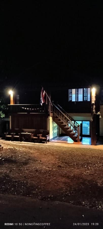 Chanmuang Guesthouse Мэхонгсон Экстерьер фото