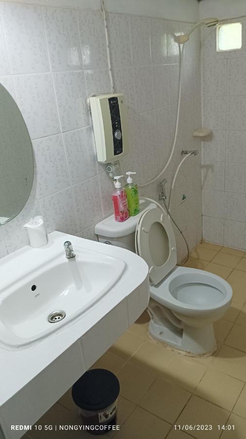 Chanmuang Guesthouse Мэхонгсон Экстерьер фото
